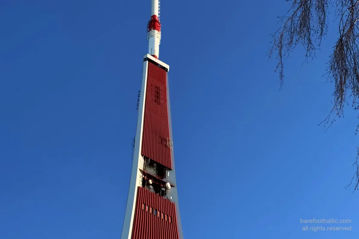 Rigas 368.5 m höga TV-torn, den högsta fristående konstruktionen i Europeiska unionen.